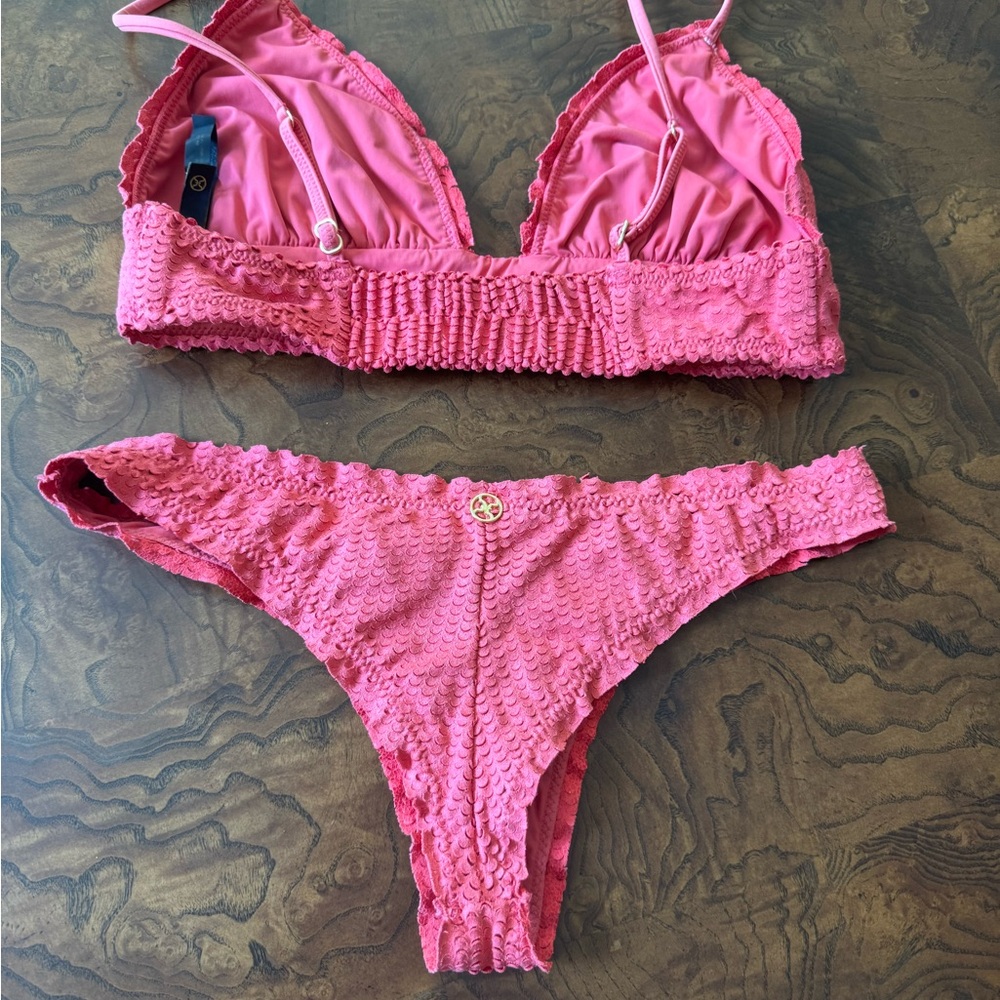 Vix Red ❤️ Bikini 👙 - Picture 2 of 6